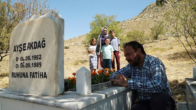 An Anatolian Tale - Gidenler, Gelenler, Kalanlar - Photos - Ferdi Sancar