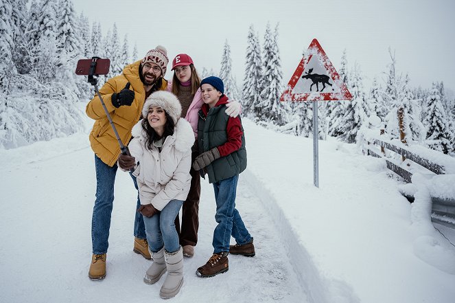 Van valami a pajtában - Filmfotók - Martin Starr, Amrita Acharia, Zoe Winter-Hansen, Townes Bunner