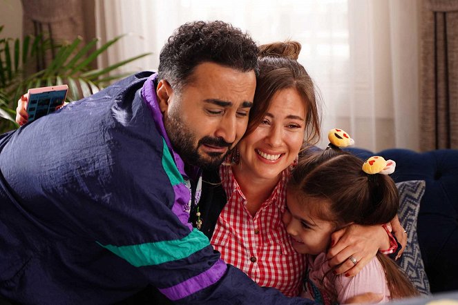 Benim Güzel Ailem - Episode 16 - De la película - Onur Buldu, Melis Babadağ