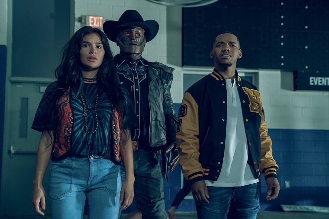 Doom Patrol - Youth Patrol - Photos - Diane Guerrero, Riley Shanahan, Joivan Wade