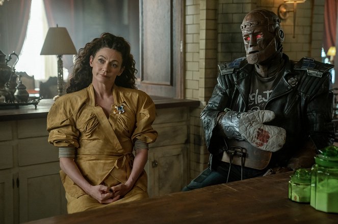 Doom Patrol - Youth Patrol - Photos - Michelle Gomez, Riley Shanahan