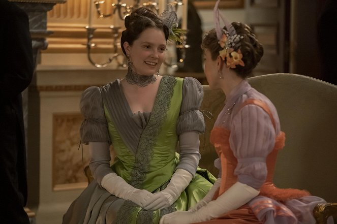 The Gilded Age - Season 2 - You Don't Even Like Opera - Photos - Amy Forsyth