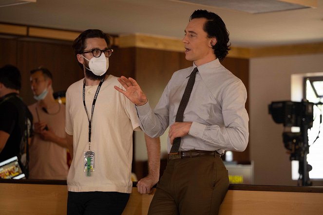 Loki - Bídák Brad - Z natáčení - Tom Hiddleston