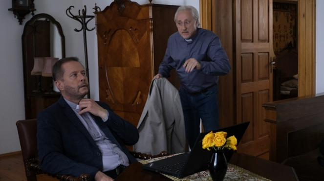 Ojciec Mateusz - Żegnaj Natalio, żegnaj Mateuszu - De la película - Artur Żmijewski, Piotr Kozłowski