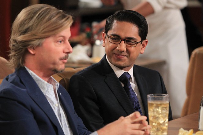 Rules of Engagement - Season 7 - Cats & Dogs - Photos