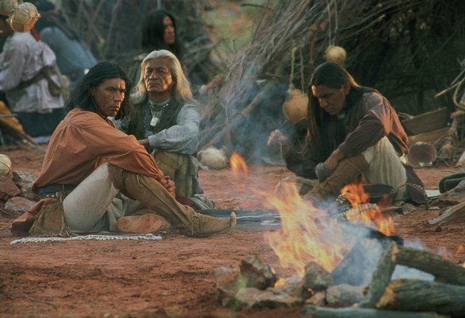 Geronimo - Das Blut der Apachen - Filmfotos - Wes Studi