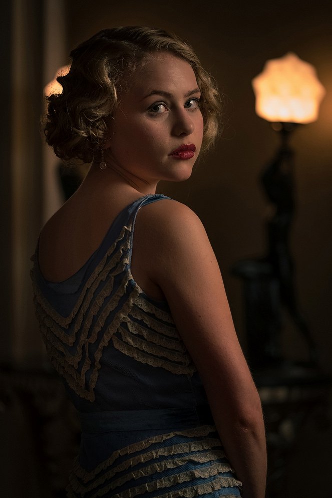 Agatha Christie: Vraždy podľa abecedy - Episode 1 - Z filmu - Eve Austin