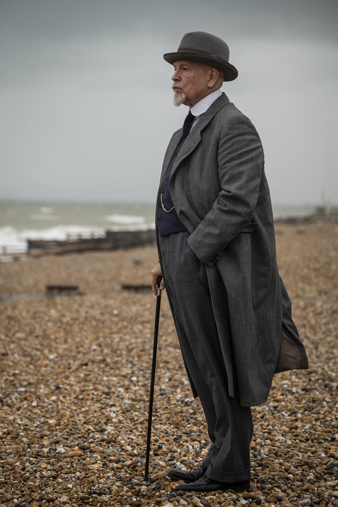 Agatha Christie: Die Morde des Herrn ABC - Episode 1 - Filmfotos - John Malkovich
