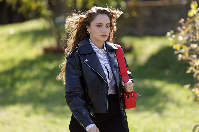 Hudutsuz Sevda - Episode 6 - Photos - Miray Daner