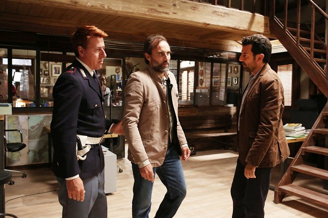 Un passo dal cielo - Season 5 - Van film - Gianmarco Pozzoli, Stefano Cassetti, Enrico Ianniello