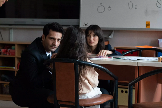 Titkok hálójában - Episode 7 - Filmfotók - Kaan Urgancıoğlu, Pınar Deniz