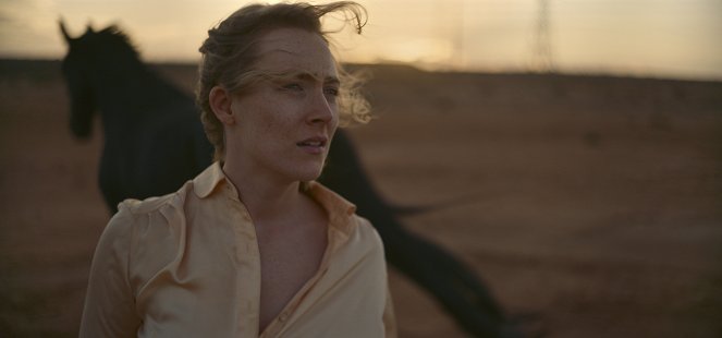 Foe - Van film - Saoirse Ronan