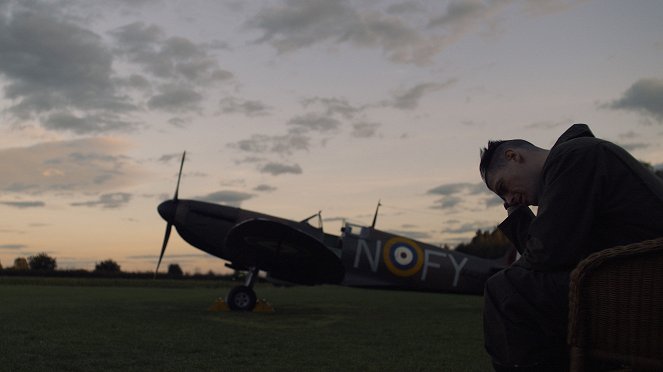 Battle Over Britain - Filmfotók
