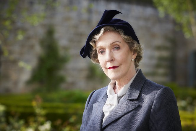All Creatures Great and Small - Season 4 - Promo - Patricia Hodge