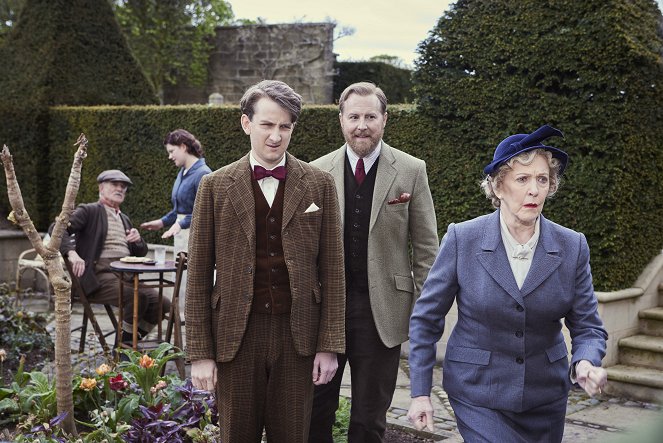 All Creatures Great and Small - Episode 3 - Film - James Anthony-Rose, Samuel West, Patricia Hodge