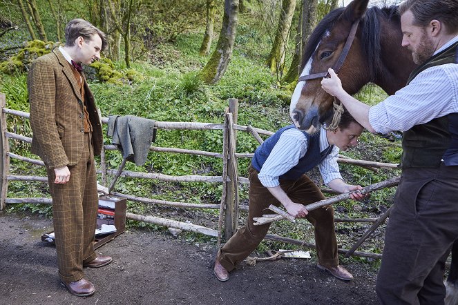 All Creatures Great and Small - Season 4 - Episode 3 - Photos - James Anthony-Rose, Nicholas Ralph, Samuel West