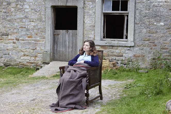 All Creatures Great and Small - The Home Front - Van film - Rachel Shenton