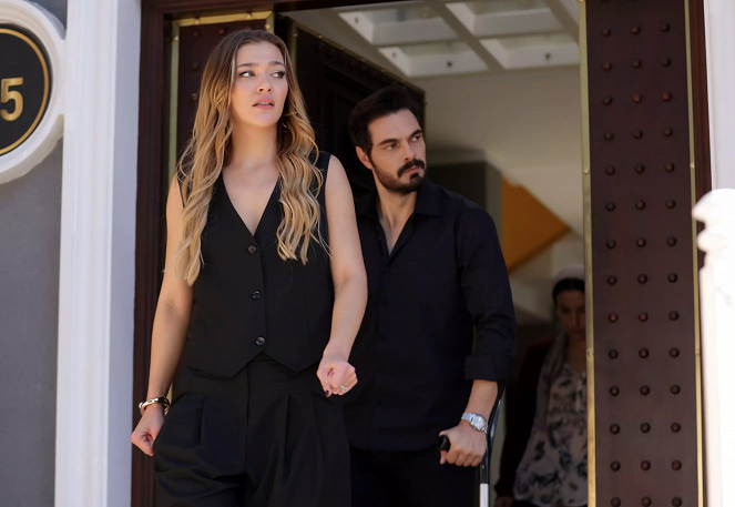 Kirli Sepeti - Episode 7 - Photos - Melisa Döngel, Halil İbrahim Ceyhan