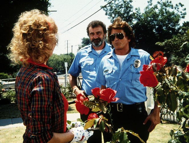 Highway to Heaven - Bless the Boys in Blue - Photos - Victor French, Michael Landon