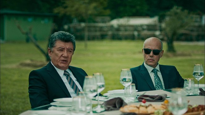 Eşkiya Dünyaya Hükümdar Olmaz - Season 3 - Episode 1 - De la película - Tarık Ünlüoğlu