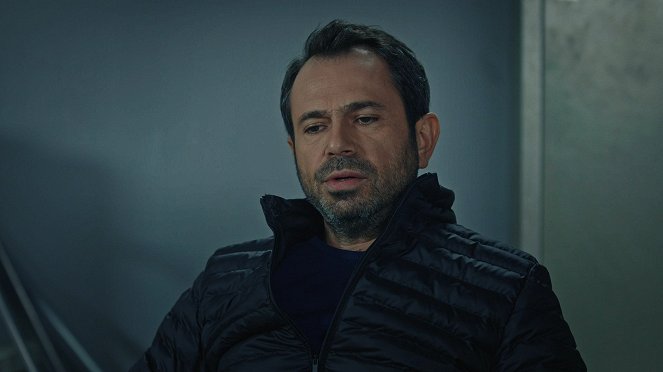 Eşkiya Dünyaya Hükümdar Olmaz - Season 3 - Episode 10 - De la película