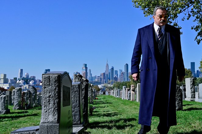 Blue Bloods - Nothing Sacred - Van film