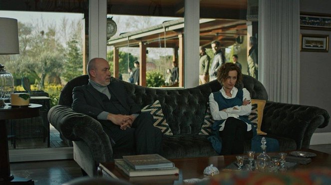 Eşkiya Dünyaya Hükümdar Olmaz - Episode 25 - De la película