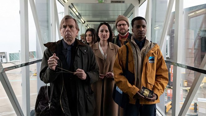 Létání pro začátečníky - Z filmu - Timothy Spall, Ella Rumpf, Lydia Leonard, Sverrir Gudnason, Simon Manyonda