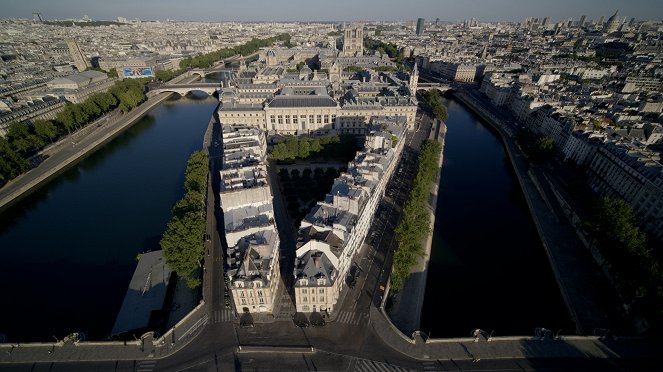 Paris: Záhada ztraceného paláce - Z filmu