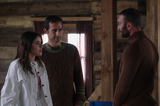 Ateş Kuşları - Episode 11 - Photos - İlayda Alişan, Emir Çubukçu