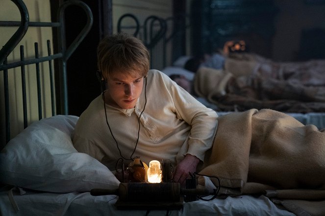 All The Light We Cannot See - Episode 2 - Photos - Louis Hofmann