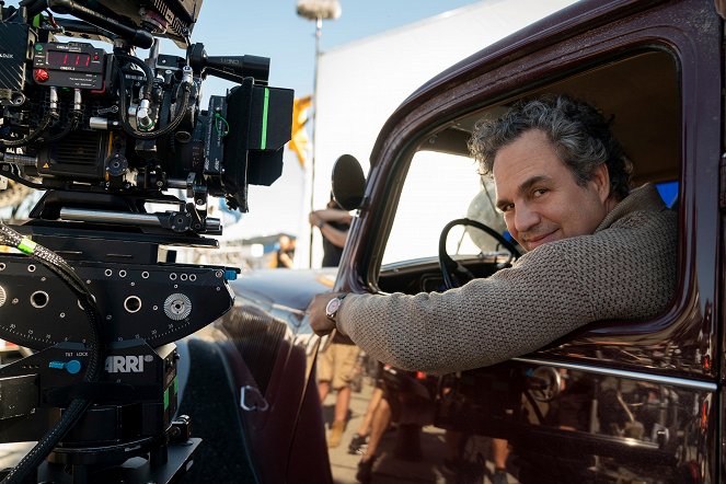 All The Light We Cannot See - Episode 2 - Van de set - Mark Ruffalo