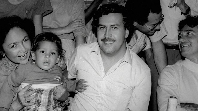 How to Become a Mob Boss - Spreng den Rahmen - Filmfotos - Pablo Escobar