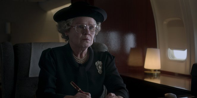The Crown - Season 6 - Kuvat elokuvasta - Imelda Staunton
