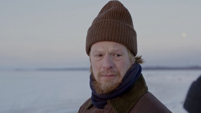 Korvessa kulkevi - Siunatut - Film - Joose Mikkonen