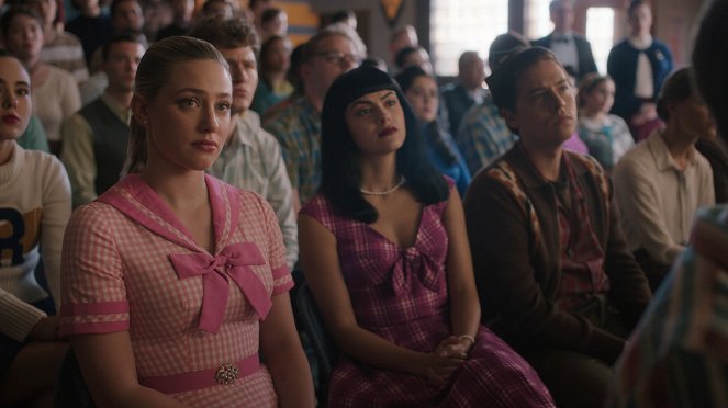 Riverdale - Hoofdstuk 136: The Golden Age of Television - Van film - Lili Reinhart, Camila Mendes, Cole Sprouse