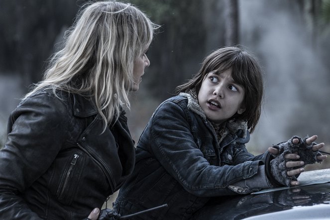 Fear the Walking Dead - Keeping Her Alive - De la película