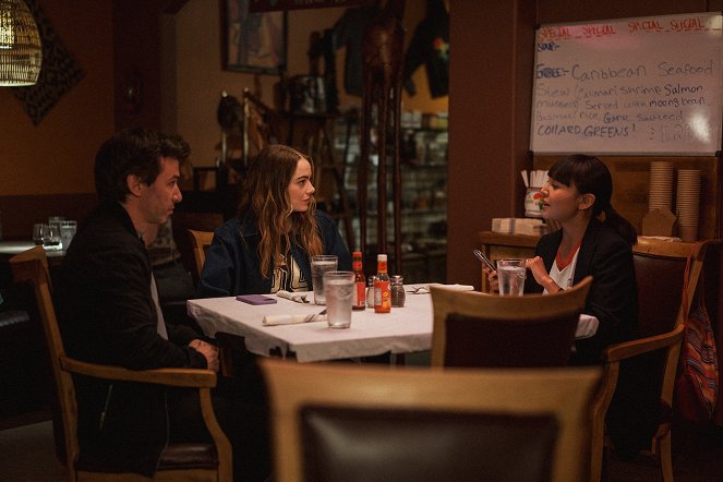 The Curse - Pressure's Looking Good So Far - Filmfotos - Nathan Fielder, Emma Stone, Nizhonniya Austin