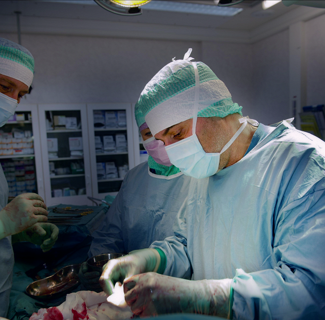 Paolo Macchiarini, a kegyvesztett sebész - Episode 1 - Filmfotók