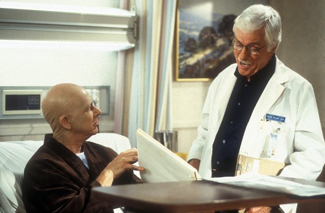 Diagnosis Murder - Drill for Death - Photos - William Christopher, Dick Van Dyke
