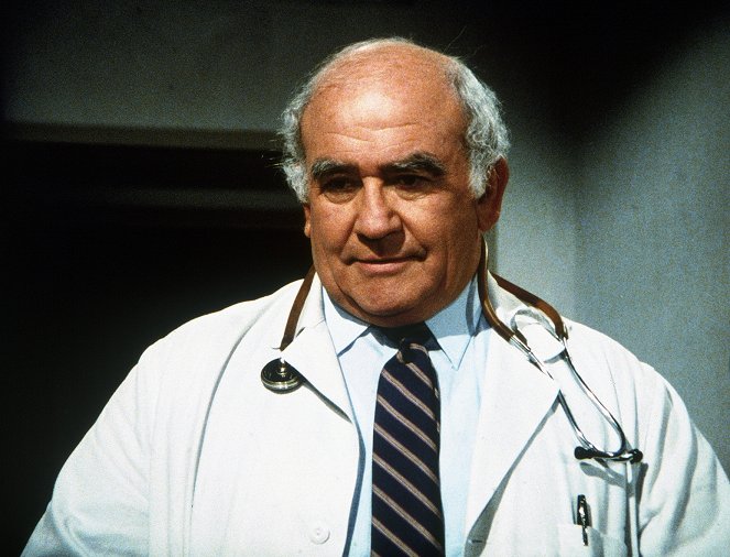 Highway to Heaven - Season 2 - The Last Assignment - Photos - Edward Asner