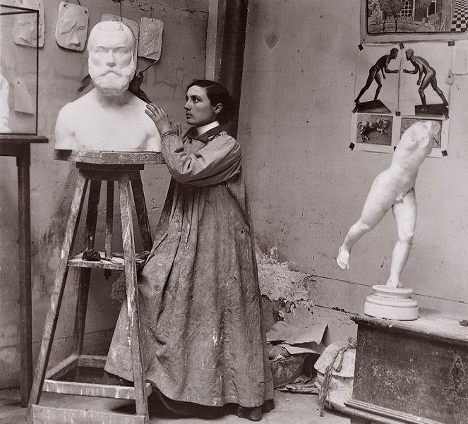 Women Sculptors - Photos