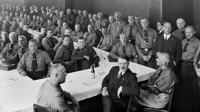 Jak se stát tyranem - Chopte se moci - Z filmu - Adolf Hitler