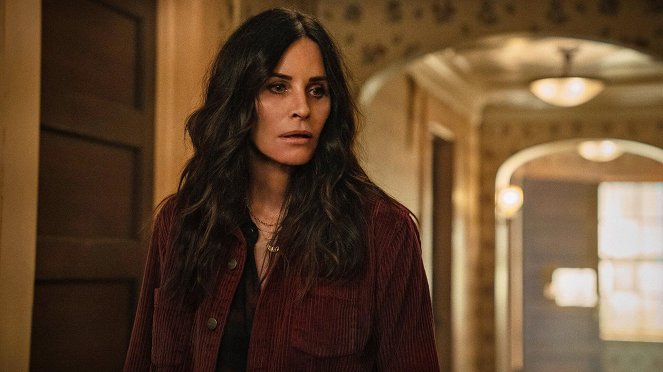Shining Vale - Chapter Eight: We Are Phelps - Filmfotos - Courteney Cox