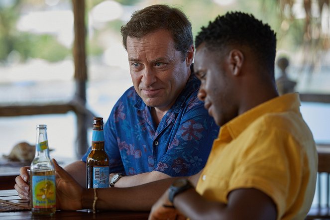 Death in Paradise - A Murder in Portrait - Photos