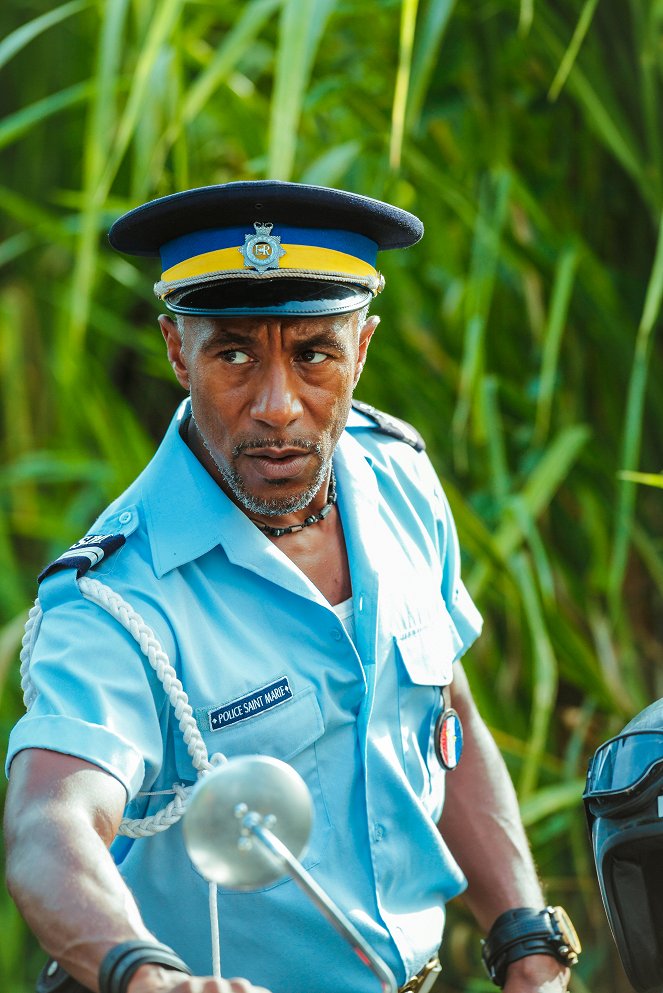 Death in Paradise - Season 2 - A Stormy Occurrence - Photos