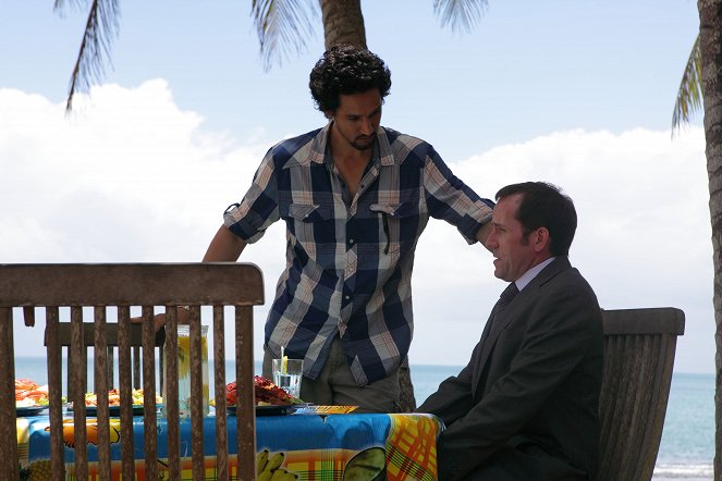 Death in Paradise - Missing a Body? - Photos