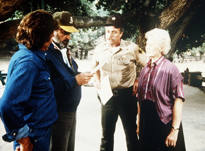 Highway to Heaven - Season 3 - For the Love of Larry - Photos - Victor French