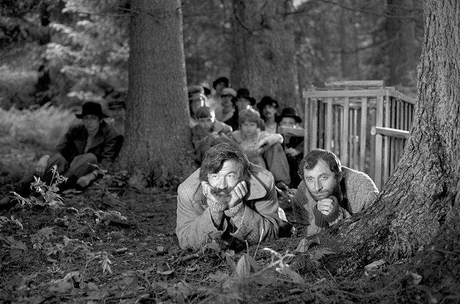 Cesta pustým lesem - Filmfotos - Karel Pospíšil, Václav Koubek