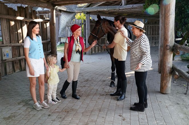 Maria Dejmek, Lena Sobota, Adrianna Biedrzyńska, Marcel Opaliński, Elżbieta Jarosik